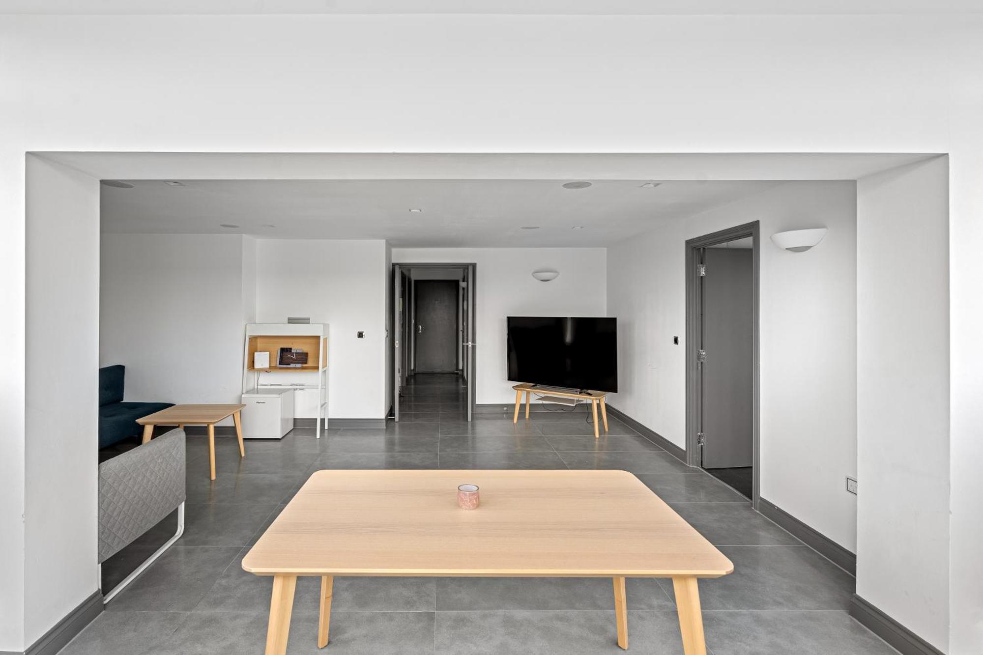 Long Letting - Luxurious 3 Bedroom Penthouse In City Centre - Parking Included! 切姆 外观 照片